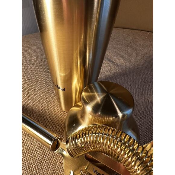 VonShef Brushed Gold Stainless Steel Cocktail Shaker and Strainer - Picture 6 of 12